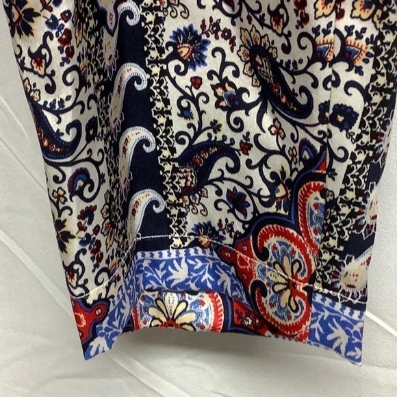 𝅺L’Agence Silk Paisley Printed High Rise Crop Pants - Picture 8 of 11
